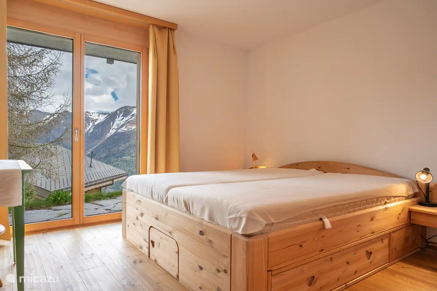 1 bedroom with double bed, panoramic view to the south-east and south