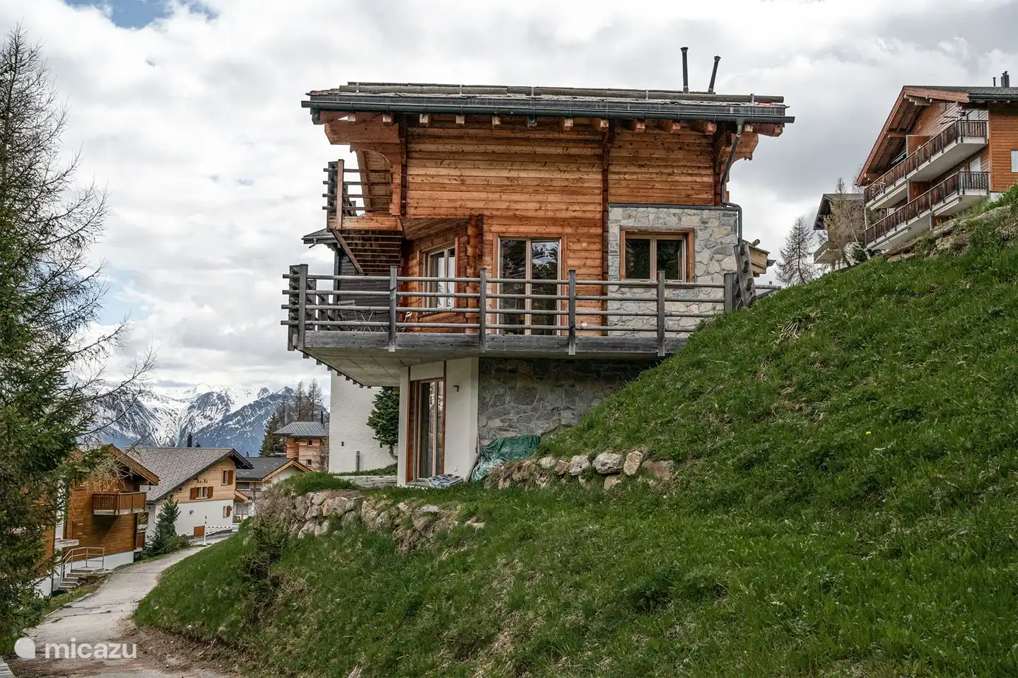 you can enjoy the mountain view and the tranquility in all places.