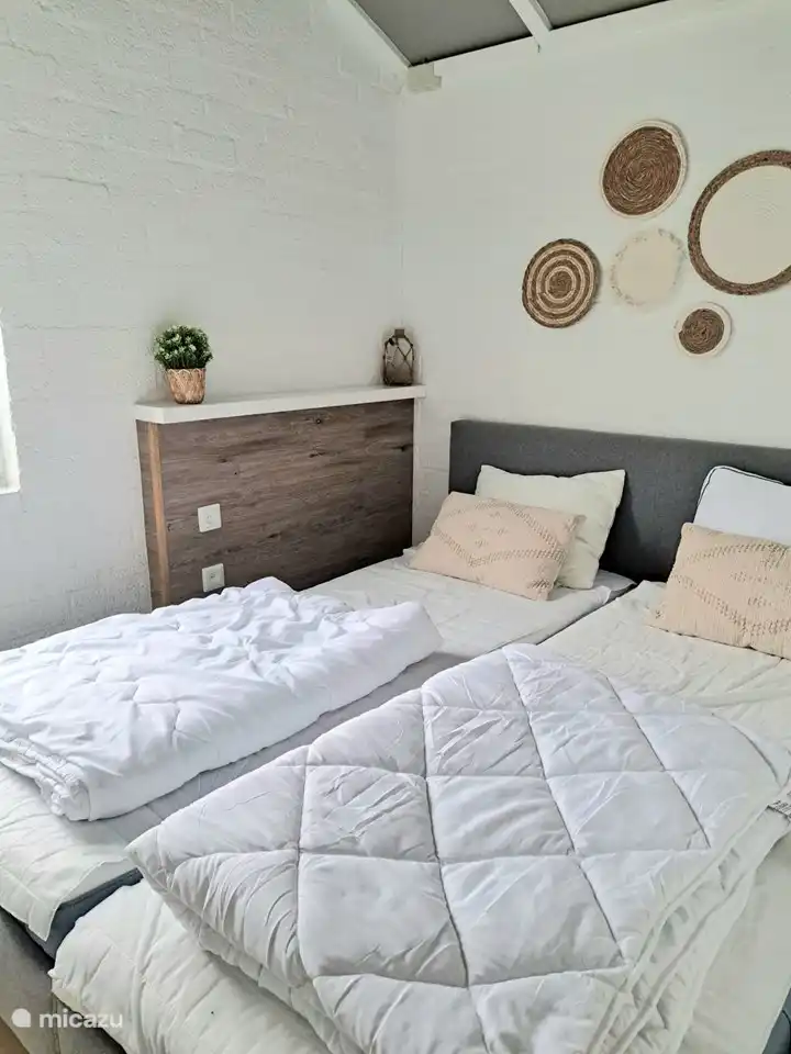 Schlafzimmer ohne Bettwäsche