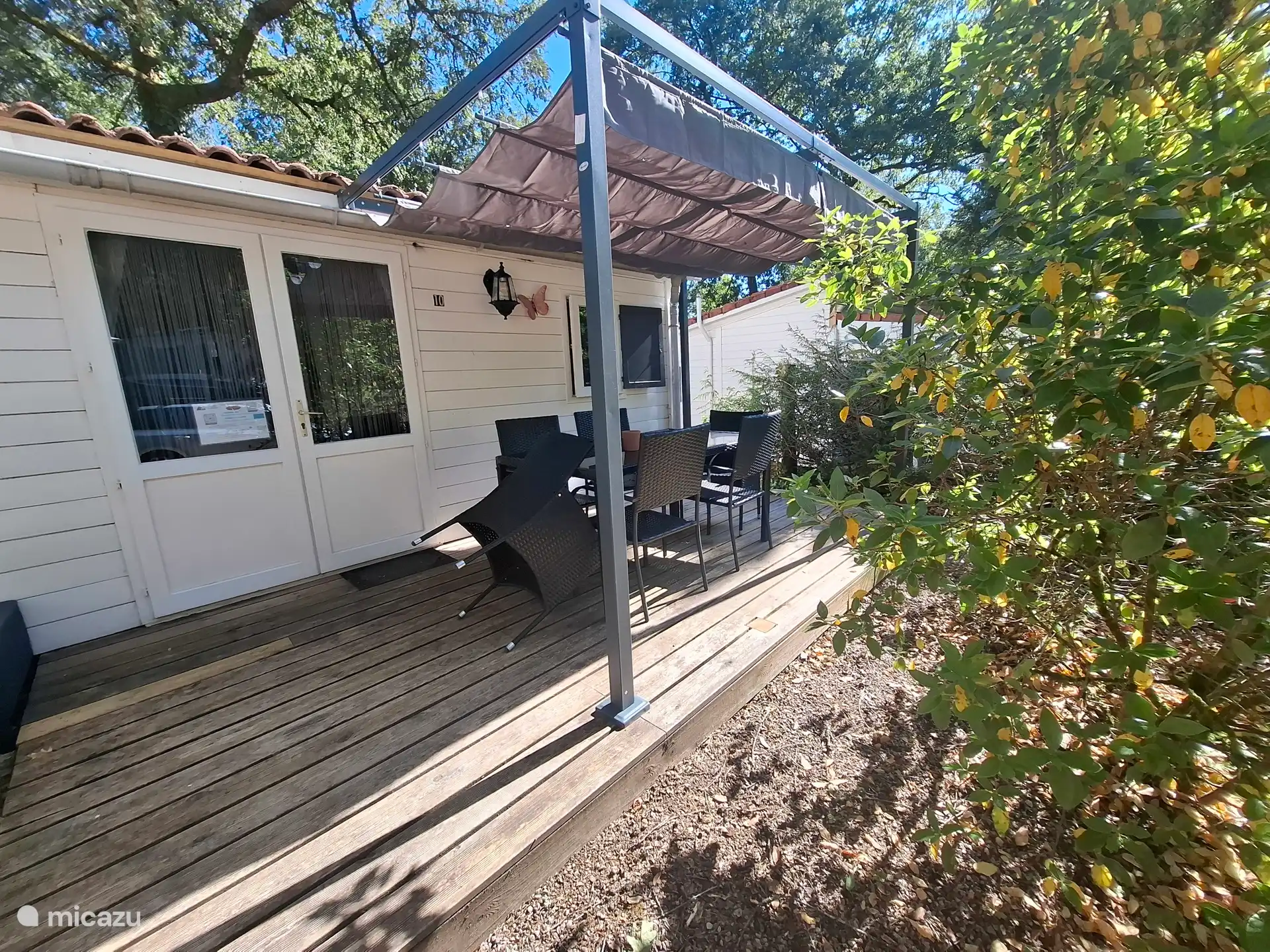 Chalet met terras en pergola