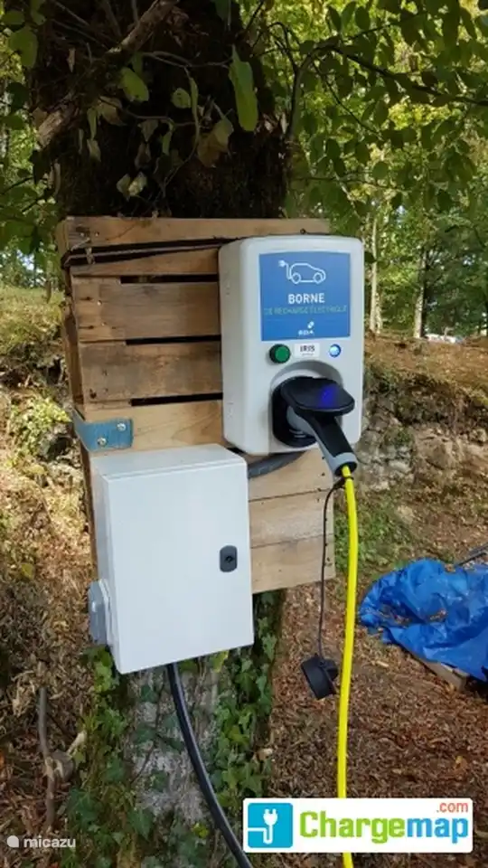 Hay una estaci&#243;n de carga el&#233;ctrica en el dominio