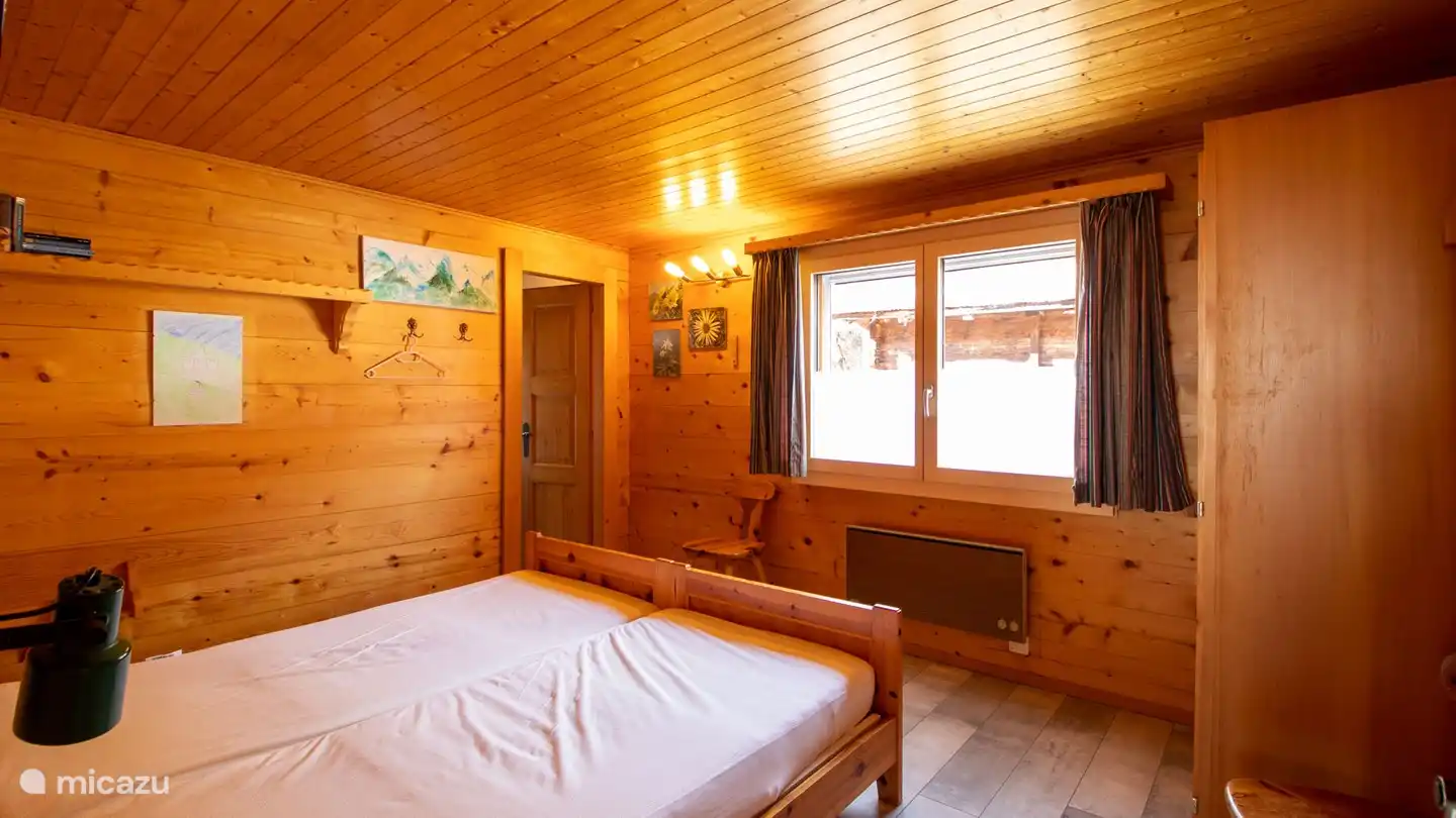 Bedroom for bedroom for 2 people each2 people