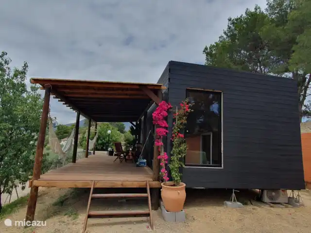 Perla en la montaña en España, Costa Blanca, La Nucía - casa pequeña  La cabaña