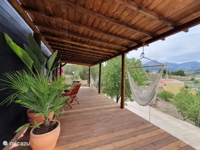 Perla en la montaña en España, Costa Blanca, La Nucía - casa pequeña  Terraza