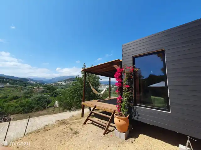 Perla en la montaña en España, Costa Blanca, La Nucía - casa pequeña  Aquí estás en el lado izquierdo de la casa