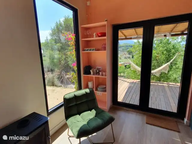 Perla en la montaña en España, Costa Blanca, La Nucía - casa pequeña  Salón/cocina