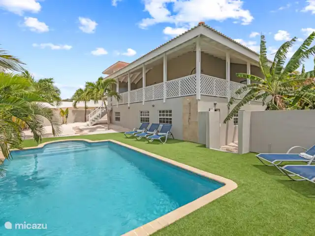 Casa Rubus | Curaçao, Banda Ariba (est), Vista Royal - villa L’entrée de l’appartement est facilement accessible depuis la piscine, ce qui vous donne beaucoup d’intimité si vous deviez réserver l’appartement avec elle. Notre appartement est meublé simplement mais offre tout le confort et les commodités dont vous avez besoin pour un séjour relaxant.