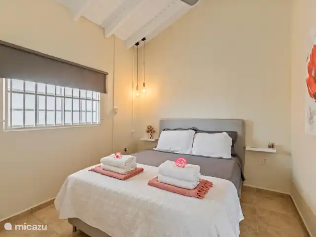 Casa Rubus | Curaçao, Banda Ariba (est), Vista Royal - villa Dans notre chambre confortable, vous trouverez un lit double confortable où vous pourrez vous détendre après une longue journée.
