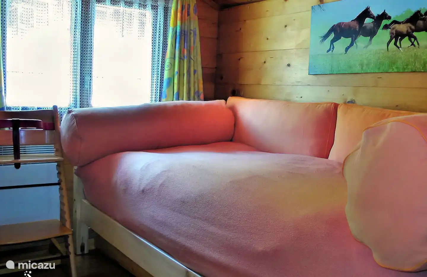 1 Zimmer mit 2 einzelnen Betten Lavabo im Zimmer (Obere Etage)