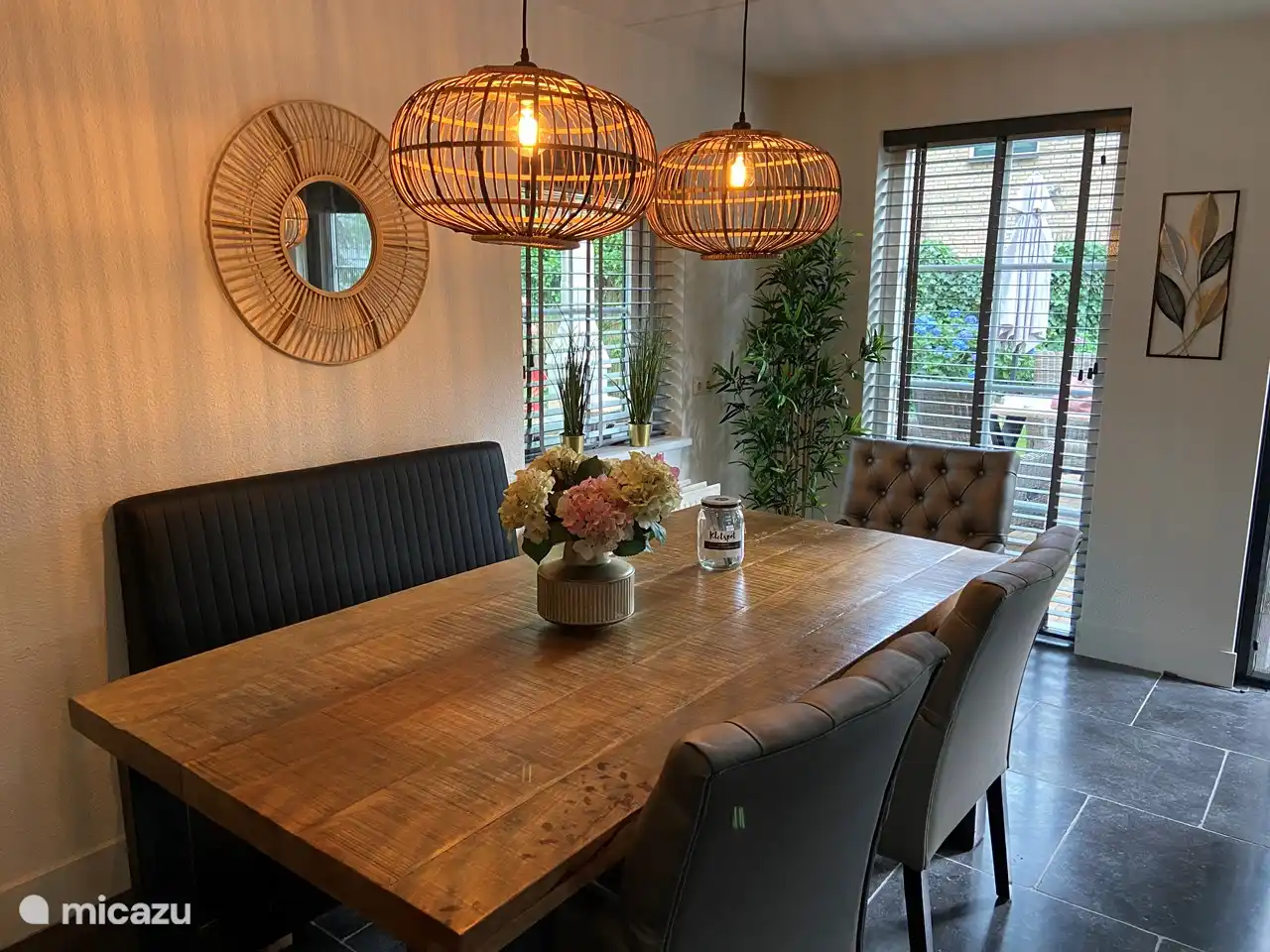 Esstisch aus Mangoholz