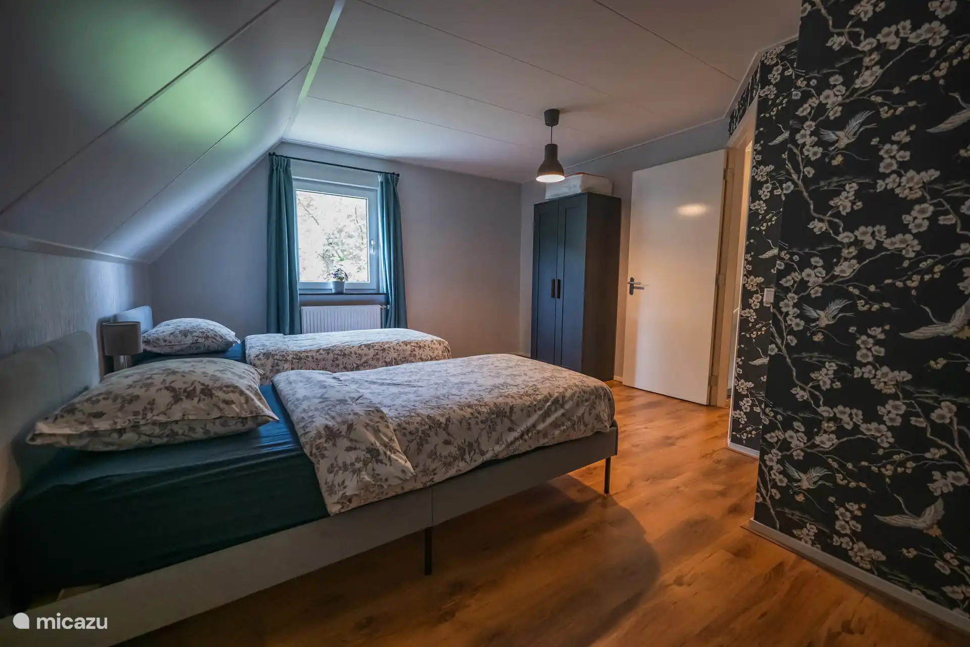 Schlafzimmer mit 2 Einzelbetten