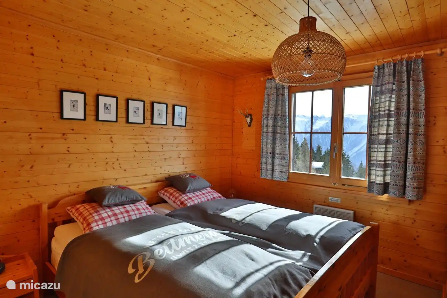 Slaapkamer 1 met een tweepersoonsbed (160×200)