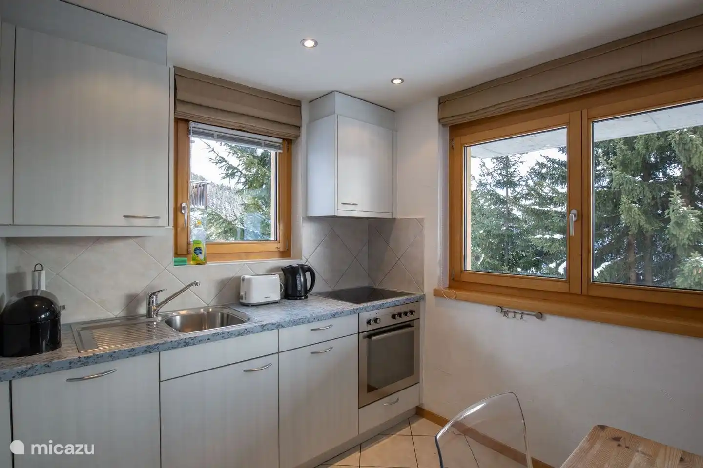 Woonkamer met open keuken