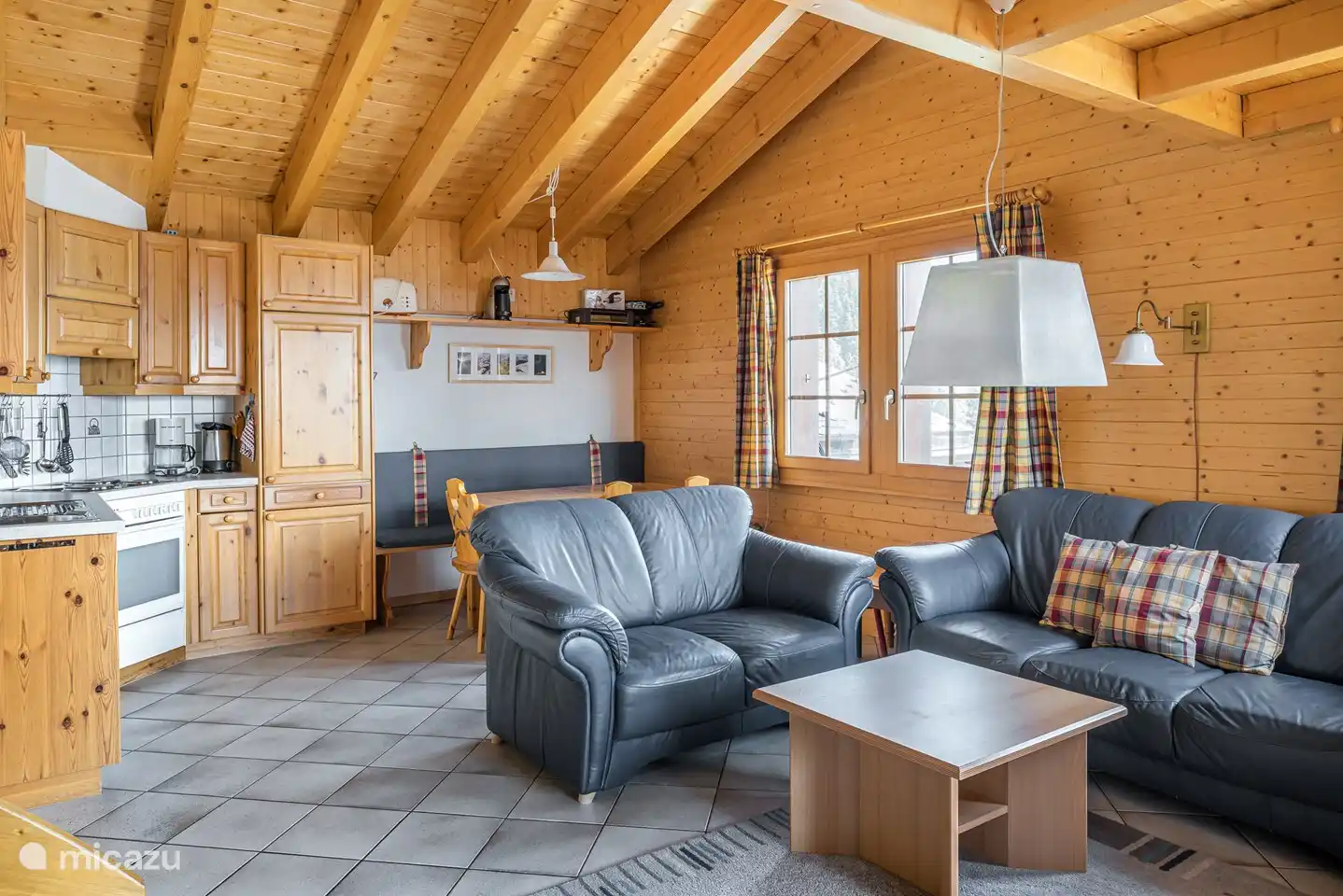 2 and half room apartment on 2 floors.

Entry;

Cloakroom, living room with open kitchen and south-west facing balcony