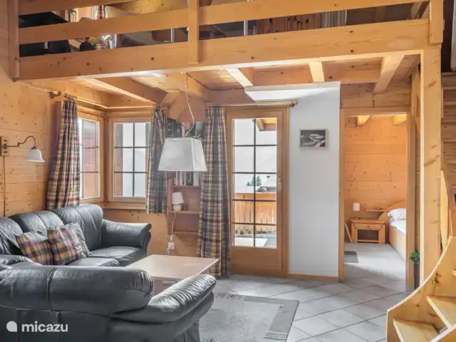 Location de Vacances Suisse, Valais, Bettmeralp, appartement - Fata Morgana 6 Appartement de 2 pièces et demi sur 2 étages.
Entrée;
Vestiaire, séjour avec cuisine ouverte et balcon orienté sud-ouest