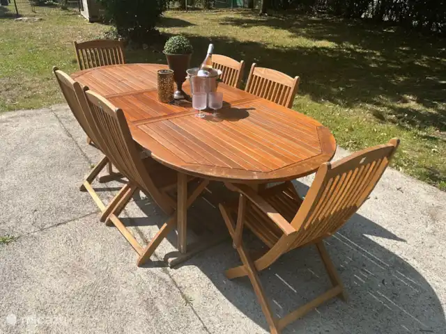 Gite La Varenne huren in Frankrijk, Saône-et-Loire, Igornay - gîte / cottage Buiten tafel in de tuin voor de gite