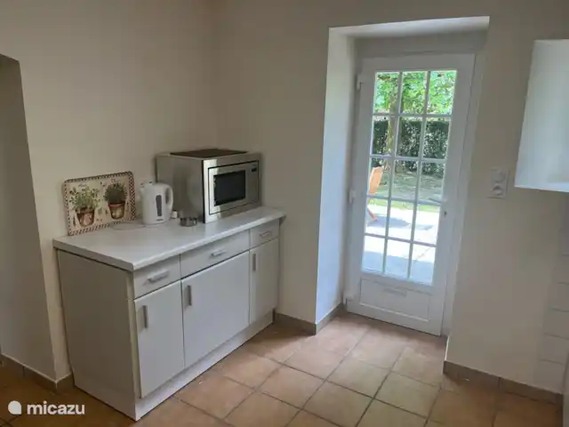 Gite La Varenne huren in Frankrijk, Saône-et-Loire, Igornay - gîte / cottage Keuken met 2e deur naar buiten