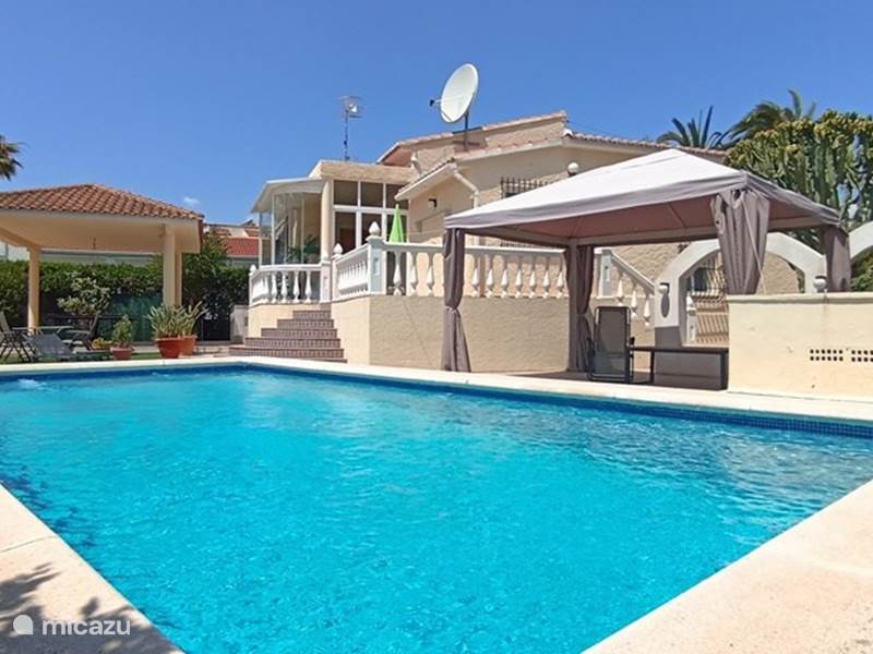 Vakantiehuis Spanje, Costa Blanca, Campello Chalet Mooie vakantievilla met zwembad