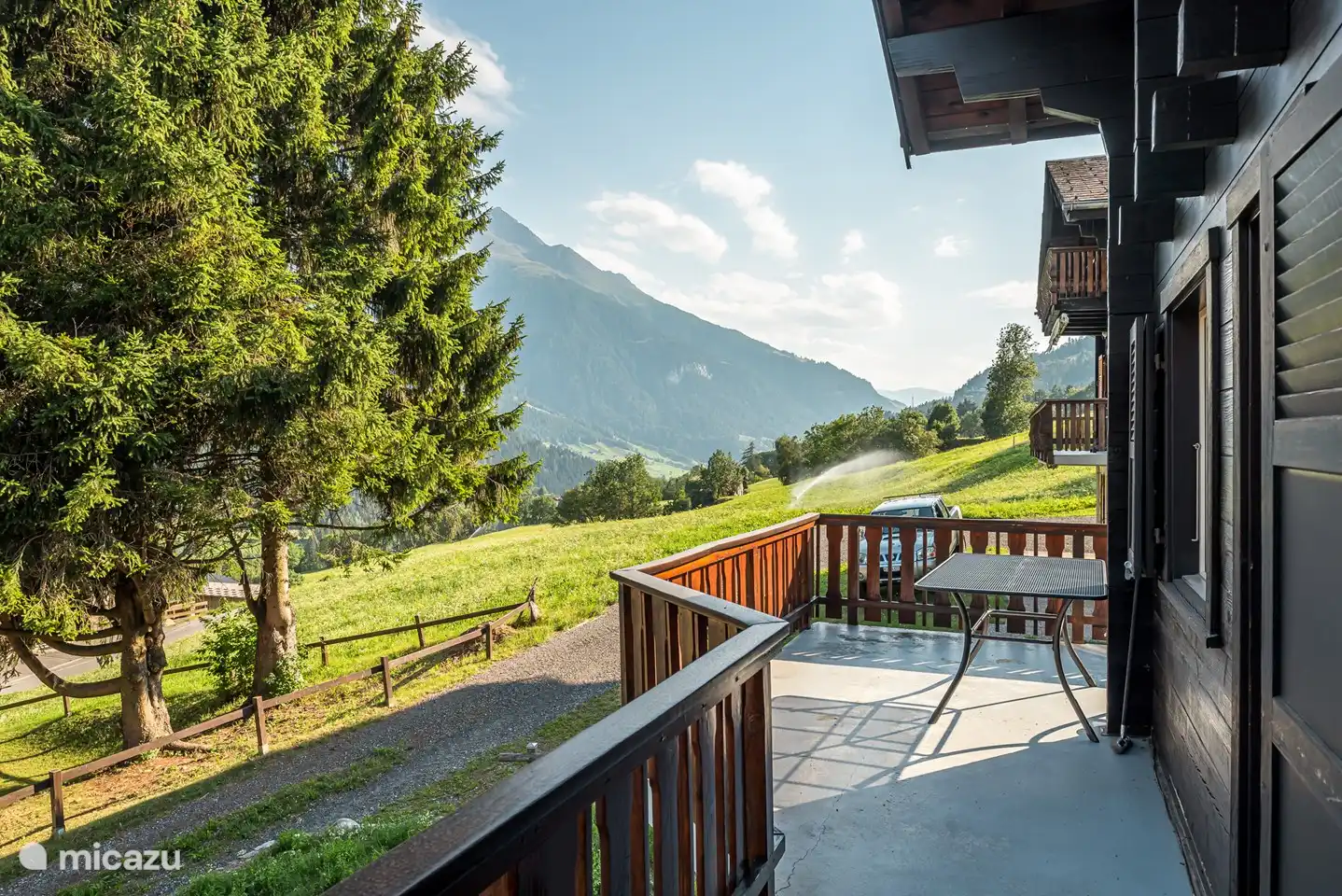 grosser Balkon auf 2 Seiten