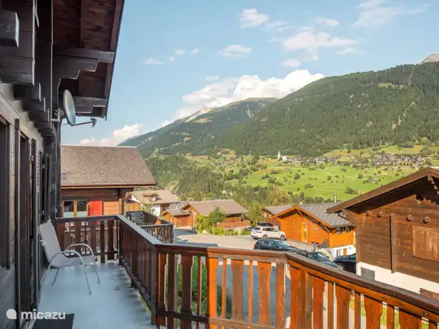 Location de Vacances Suisse, Valais, Fiesch, appartement - Lotus OG grand balcon sur 2 côtés