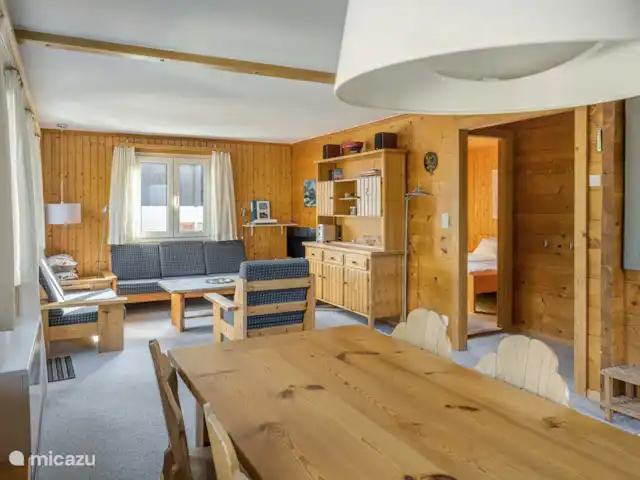 Location de Vacances Suisse, Valais, Fiesch, appartement - Lotus OG Salon-salle à manger avec cuisine ouverte