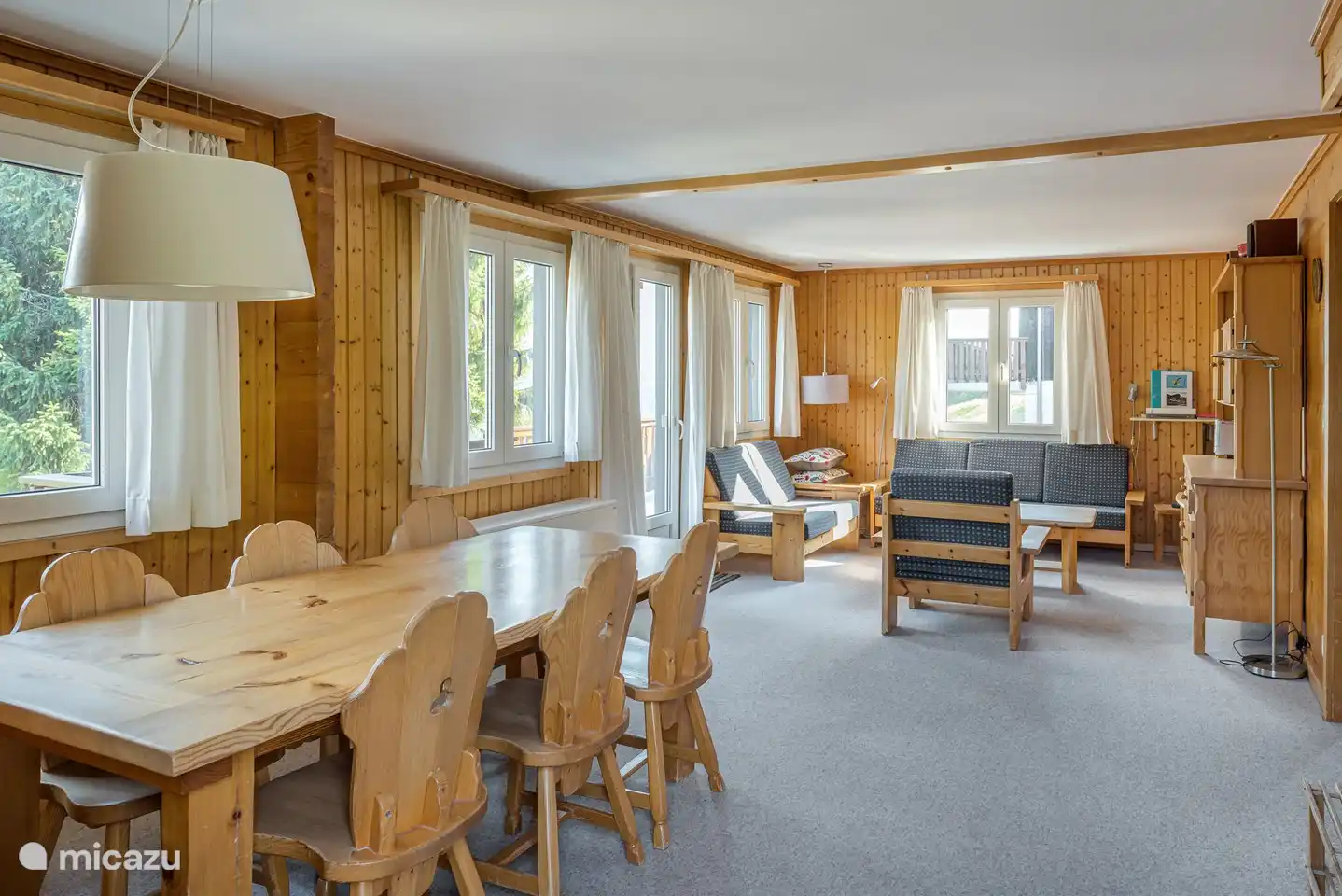 Wohn-Essraum mit offener Küche