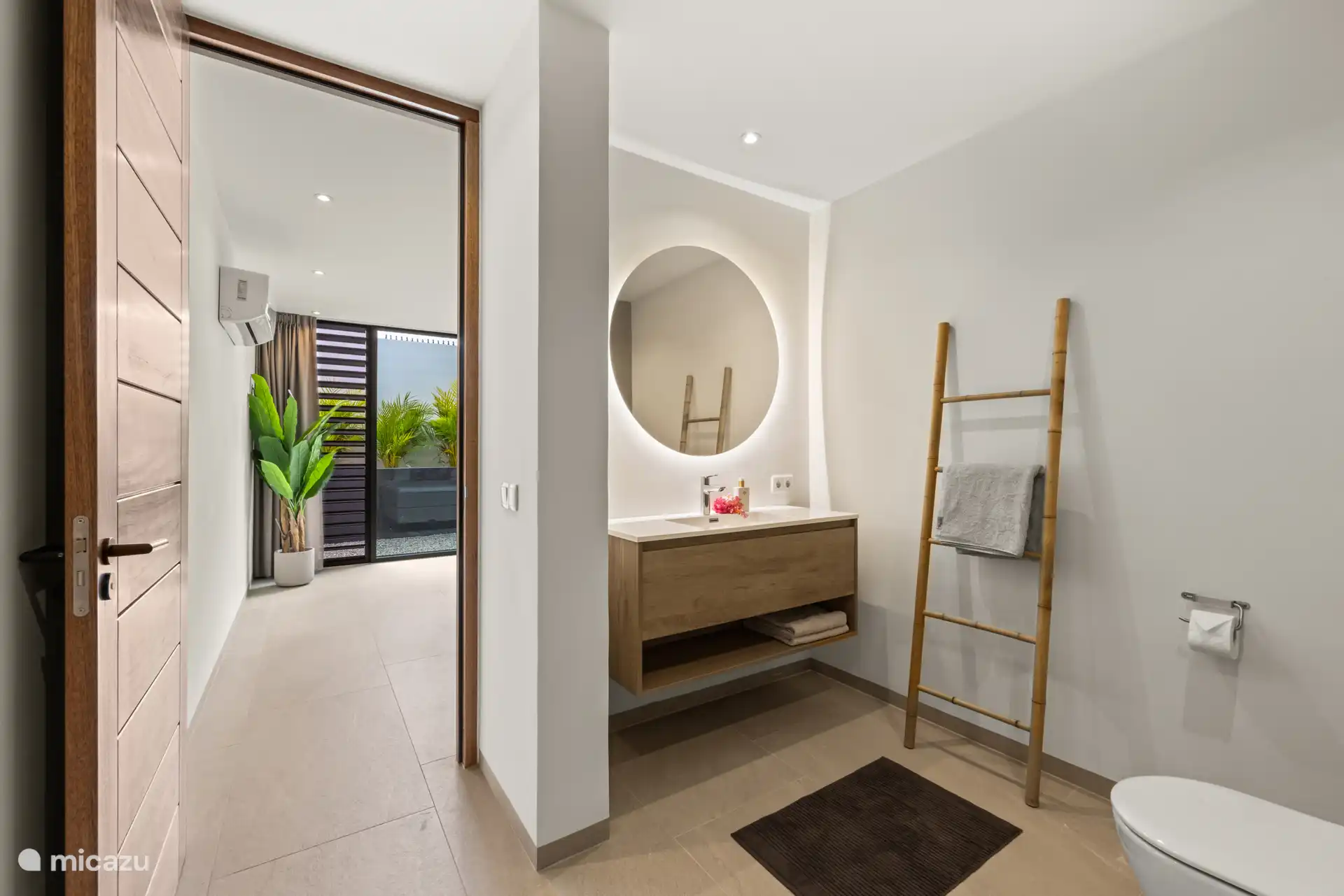 Master bedroom 1 bathroom