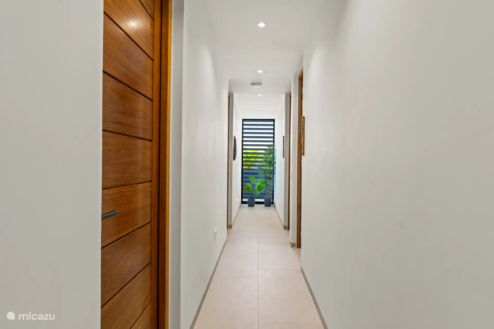 Hallway to bedrooms