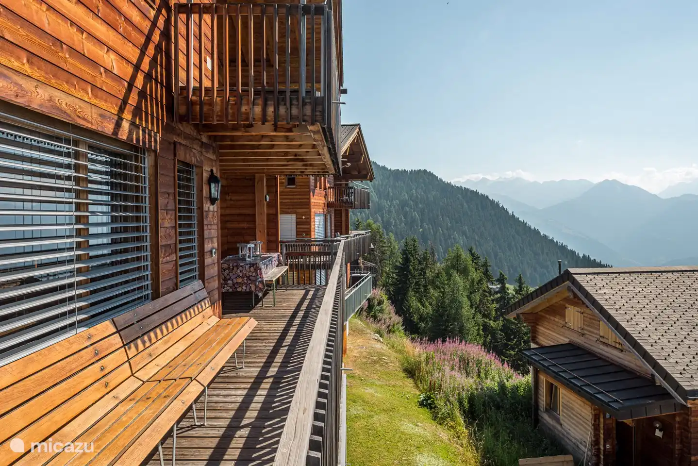 Das dreistöckige Chalet garantiert unvergessliche Erlebnisse in einem der bekanntesten Dörfer des Oberwallis.