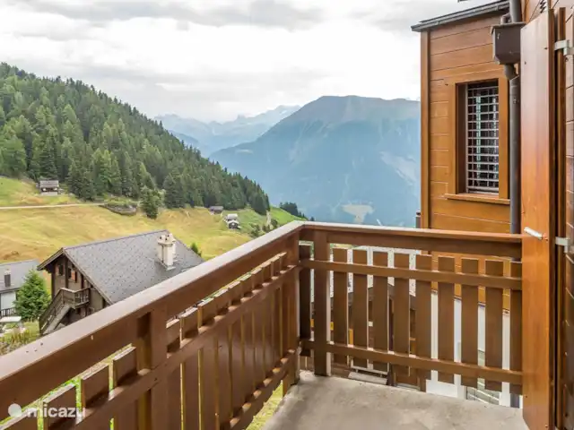 Camelot 4 | Suisse, Valais, Bettmeralp - appartement avec une vue imprenable sur les montagnes du Gomser en face, jusqu'aux Alpes valaisannes (groupe Mischabel avec Dom, 4'545 m).