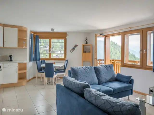 Camelot 4 | Suisse, Valais, Bettmeralp - appartement Élégant 3 1/2; Chambres Appartement au 2ème étage avec un grand balcon exposé sud et est
