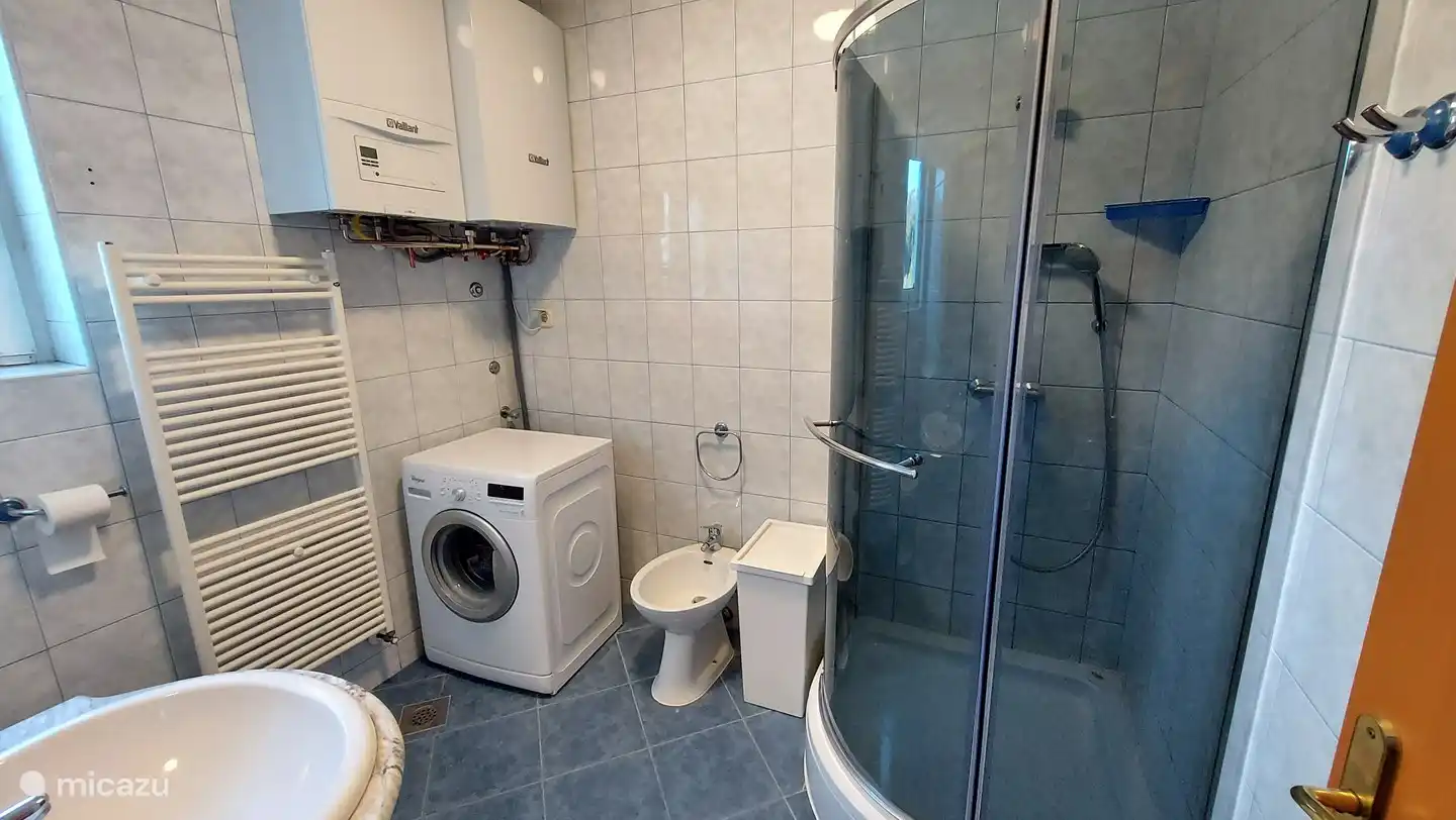 Baño en la primera planta