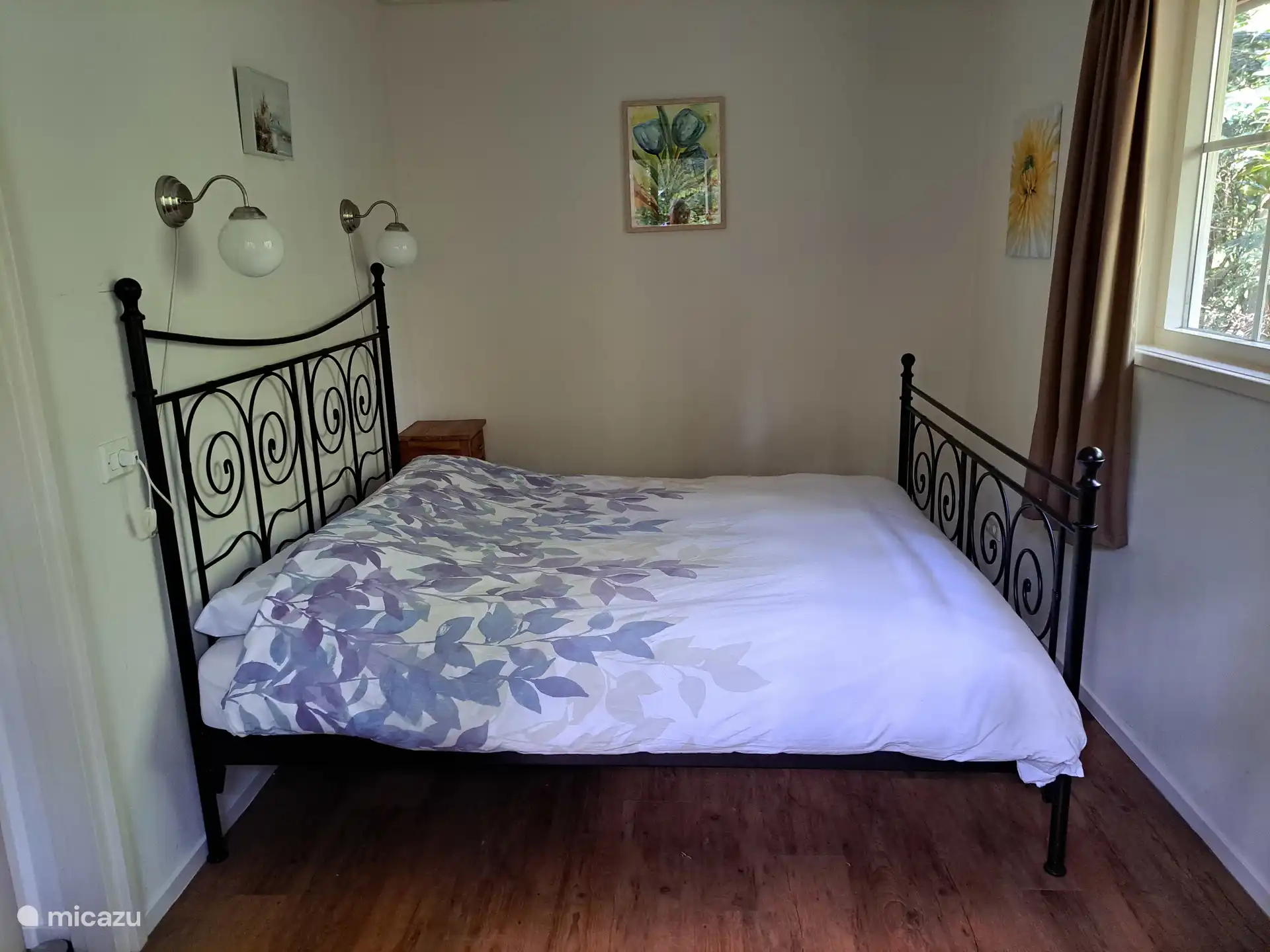 Slaapkamer met 2-persoons bed