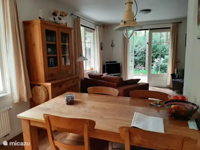 vakantiehuis huren in Nederland, Gelderland, Ermelo – De Tuinfluiter de eethoek