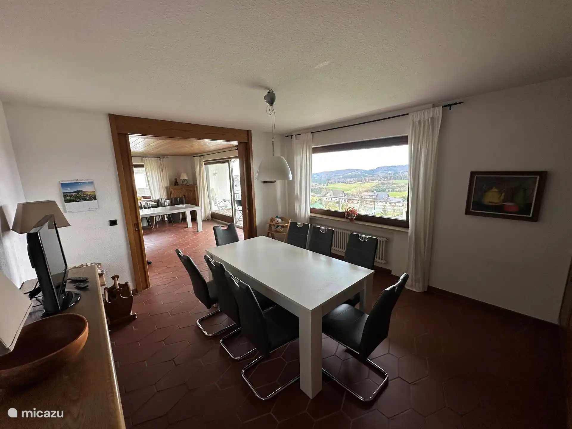 Dining room with panorama
