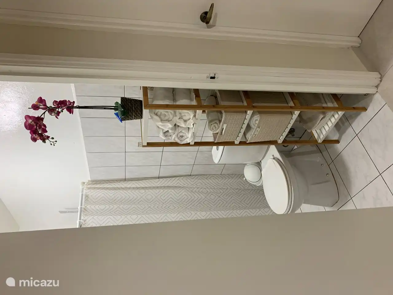 Bathroom with cold and hot water