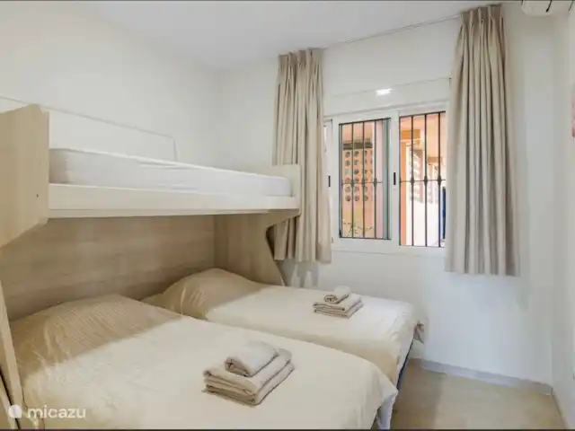Résidence La Joya avec vue mer | Espagne, Costa del Sol, Mijas Costa - appartement 2ème chambre avec un 3ème lit