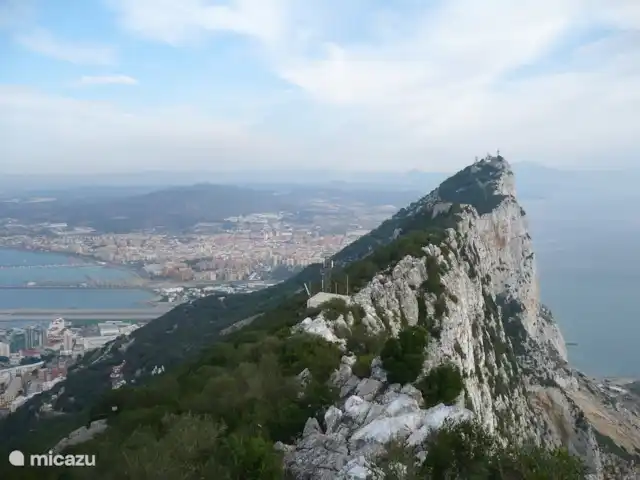 Résidence La Joya avec vue mer | Espagne, Costa del Sol, Mijas Costa - appartement The Rock, un petit bout d'Angleterre à l'extrême sud de l'Espagne avec vue sur Algésiras et quand il fait beau on peut même voir le continent africain.