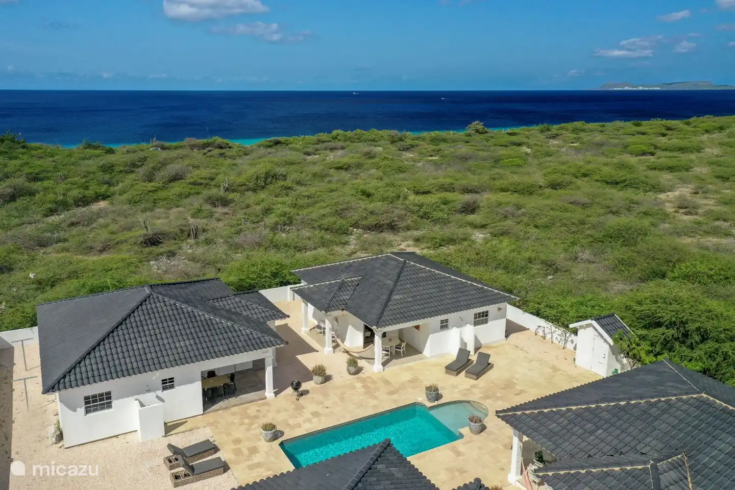 4 Villas dans une zone sécurisée et fermée, très proche de notre mer des Caraïbes bleue cristalline