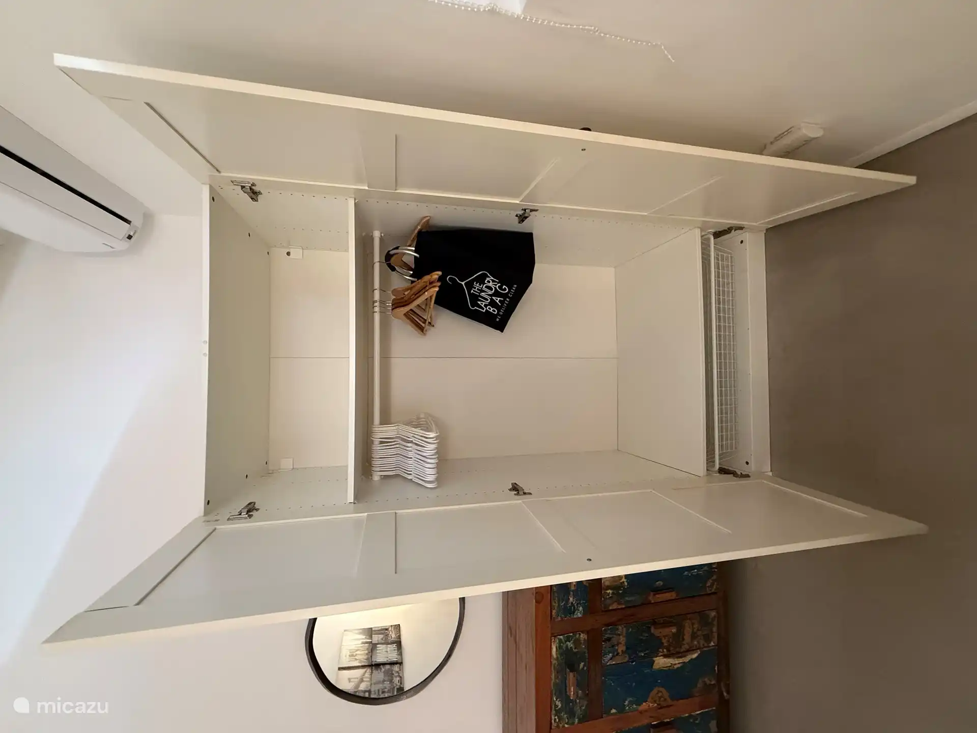 Placard dans la chambre