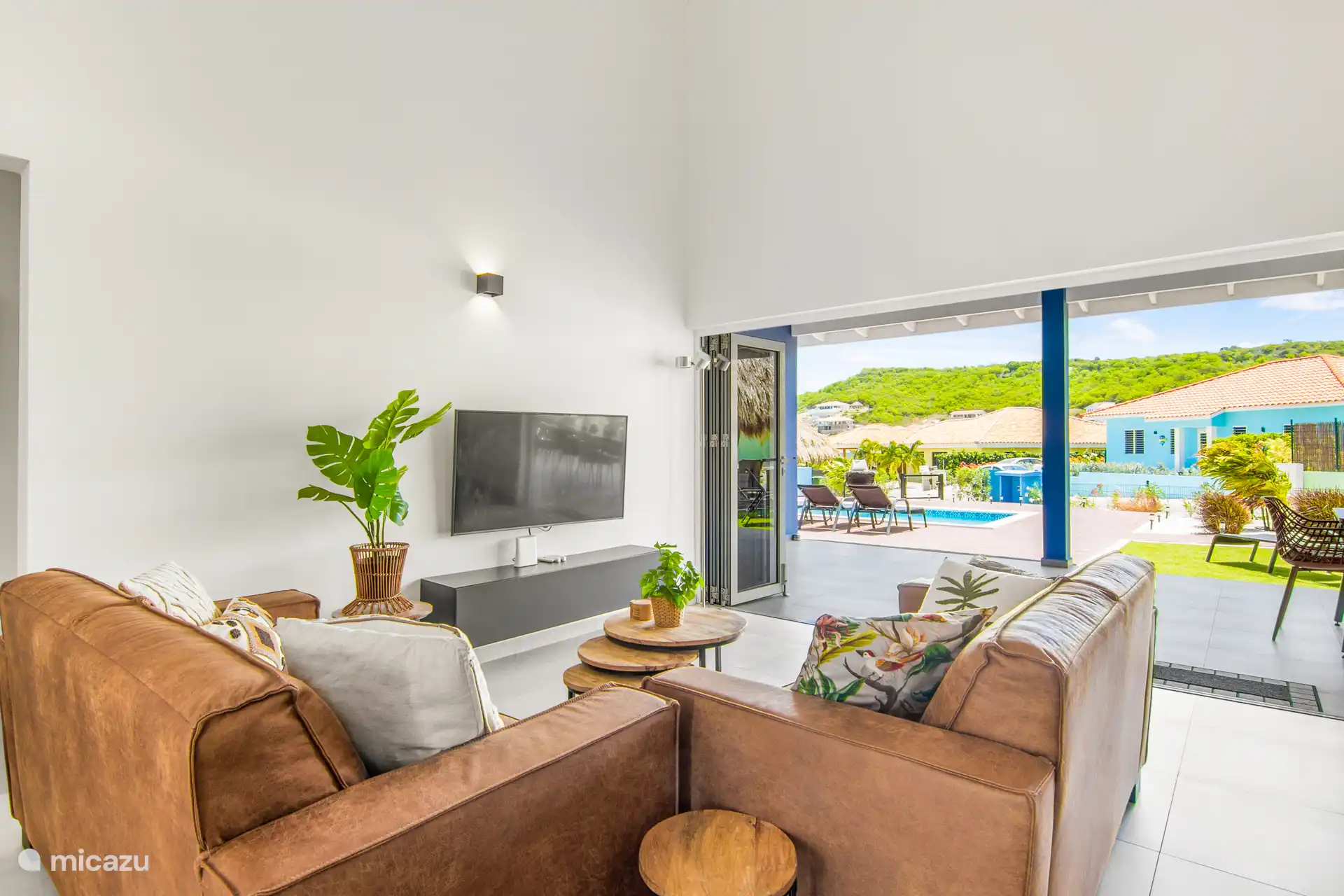 BB-01 Villa Cinta - Blick auf die Veranda