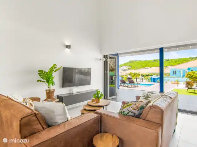 Villa Cinta - Home of Ease huren in Curaçao, Banda Abou (west), Fontein - villa BB-01 Villa Cinta - Living uitzicht op porch