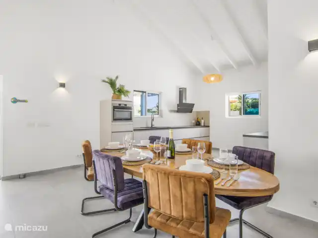 Villa Cinta - Home of Ease huren in Curaçao, Banda Abou (west), Fontein - villa BB-01 Villa Cinta - Eettafel