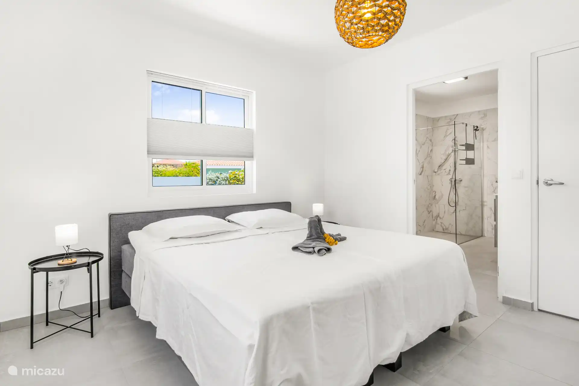 BB-01 Villa Cinta - Schlafzimmer 1