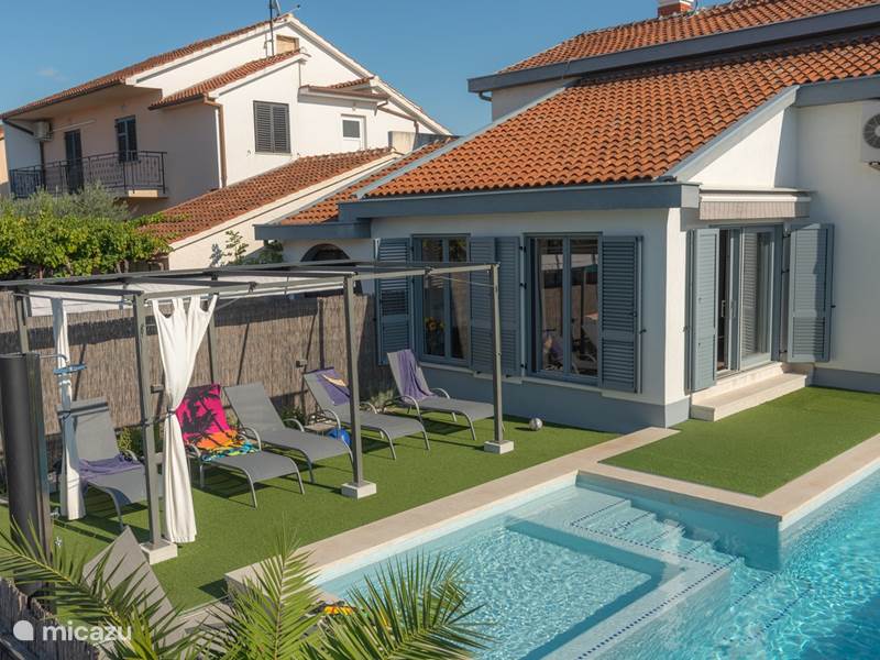 Vakantiehuis Kroatië, Istrië, Fazana Villa Kuntrada 45 met kinderen en verwarmd zwembad