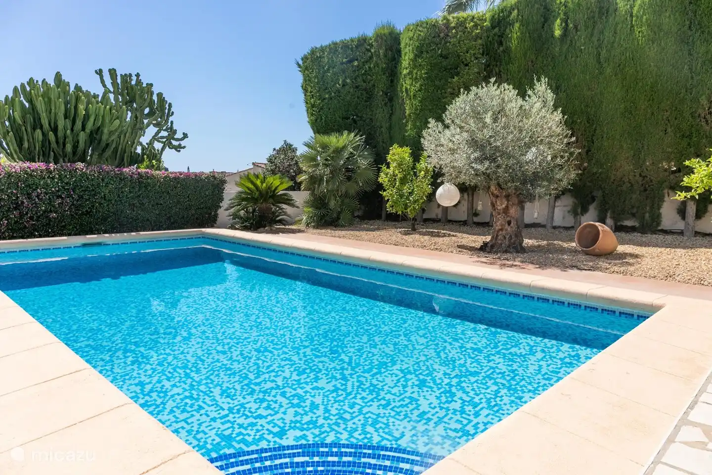 La piscine privée de la villa