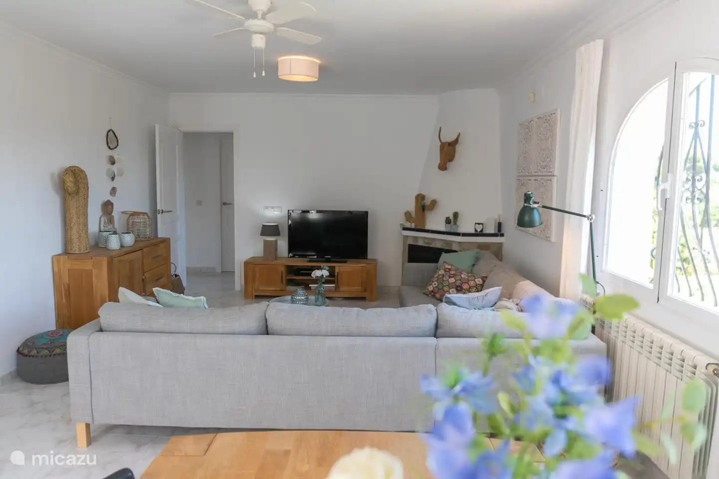 Un canapé d'angle spacieux