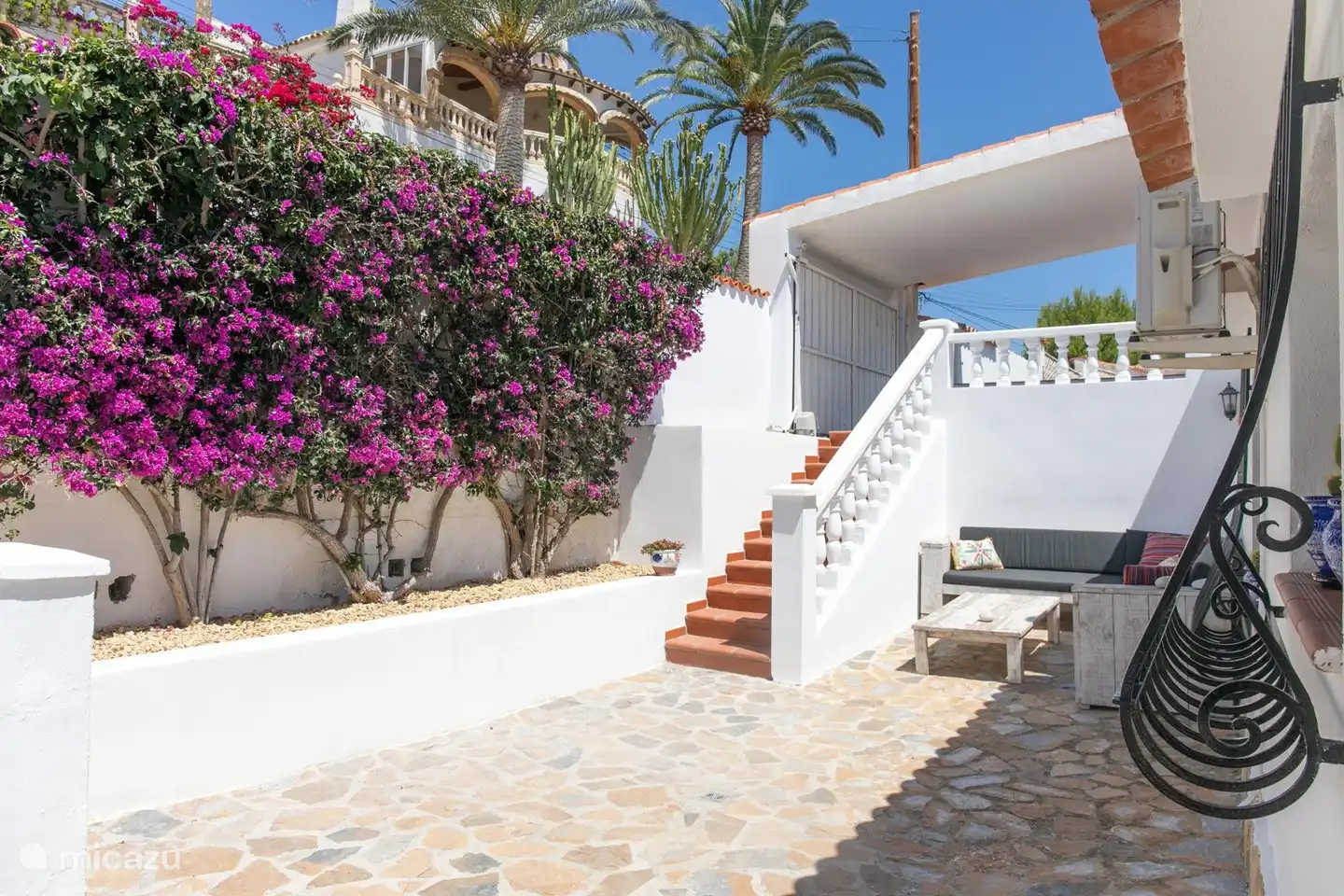 En dehors de la Villa la Siesta