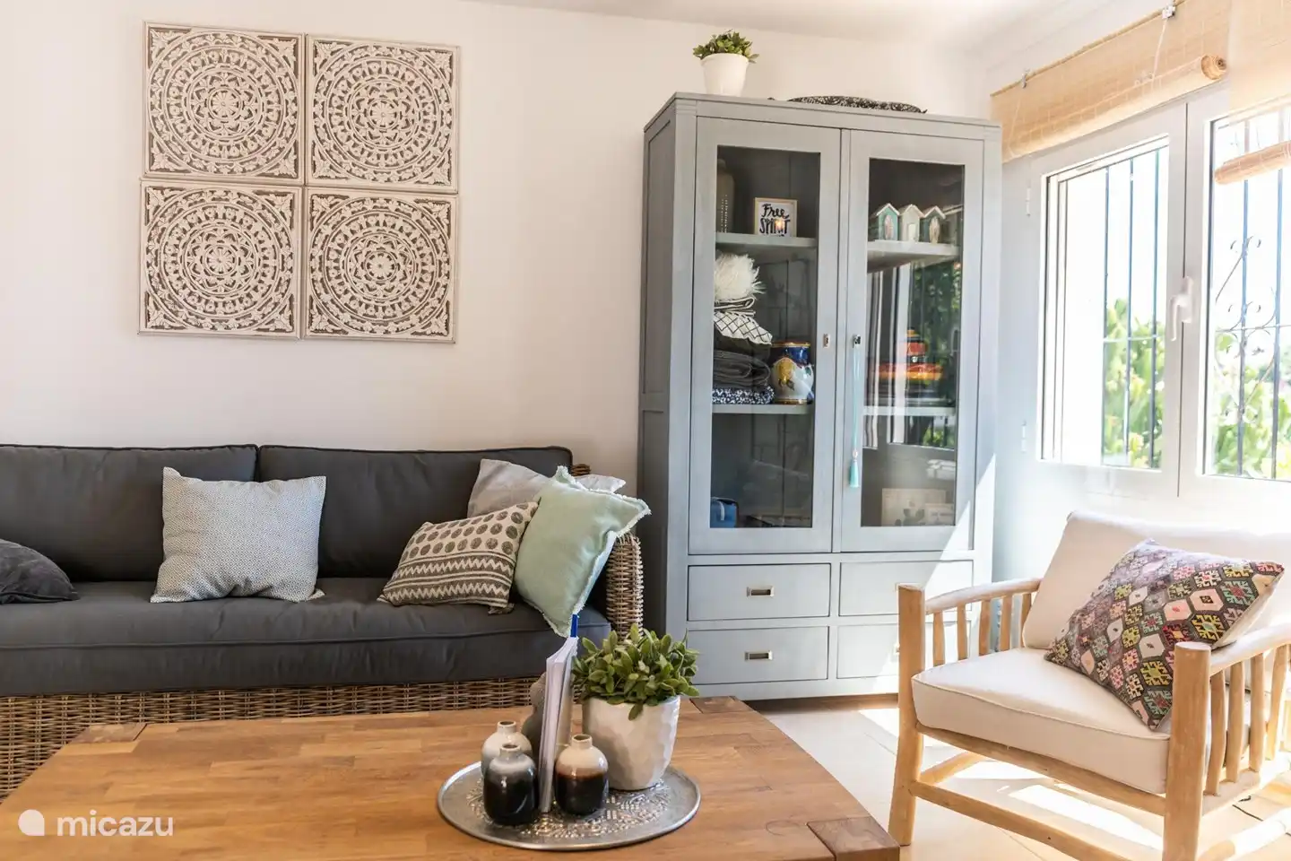 C'est l'un des deux salons de la Villa la Siësta