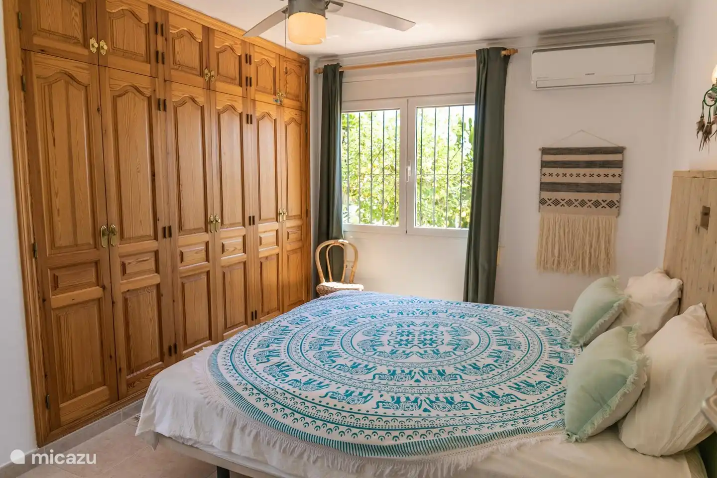 Chambre avec lit double